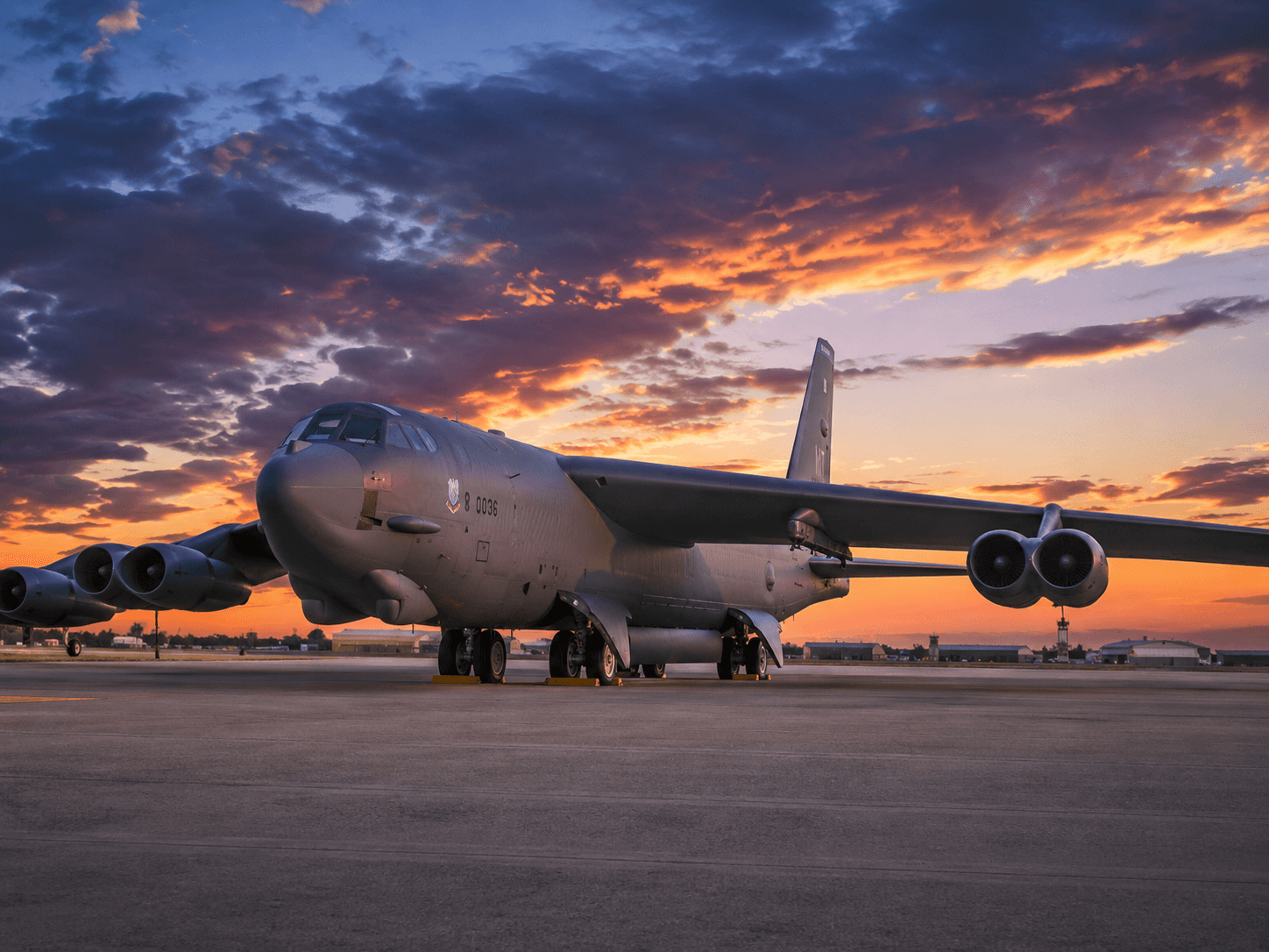Novos detalhes sobre queda fatal de B-52 em Edwards AFB