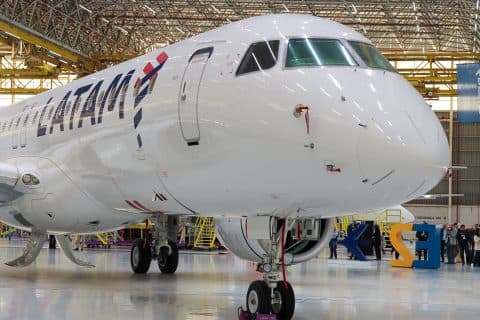 LATAM Brasil recebe primeiro Embraer E195-E2 para ampliar malha