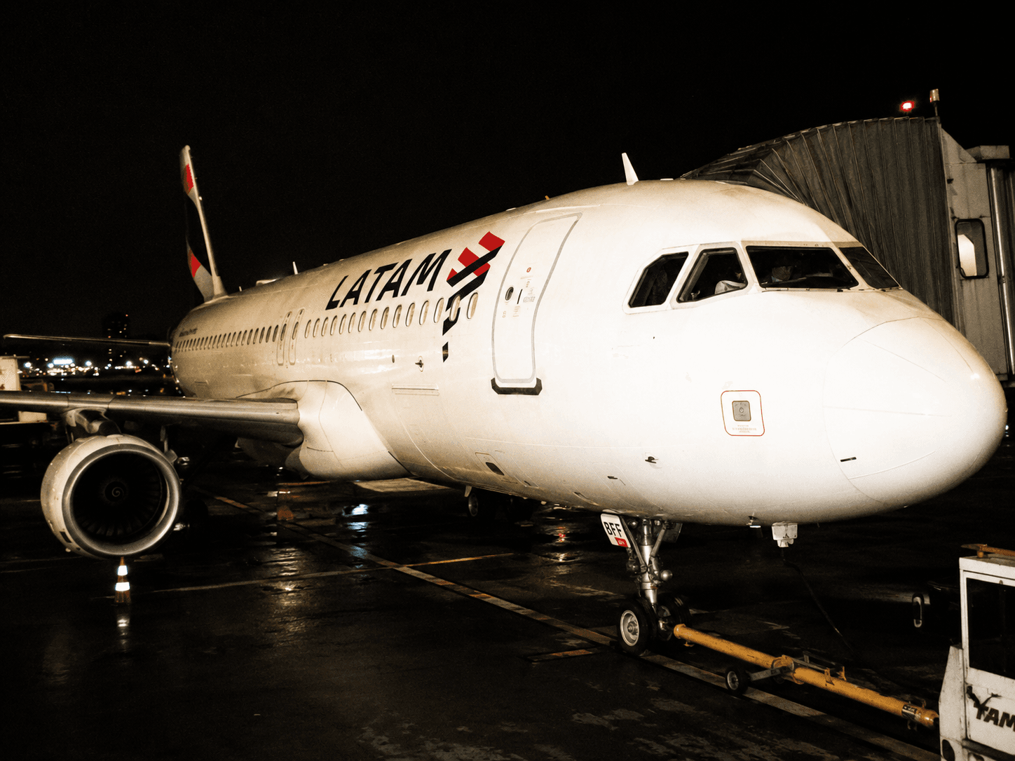 LATAM transporta equipe de emergência e hospital de campanha à Venezuela